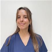 I am a doctor, passionate about science and I give online biology lessons to high school students and early university students.
